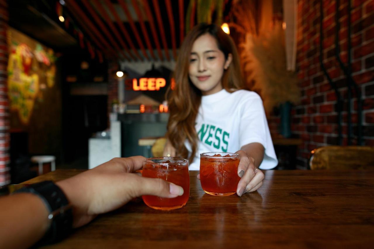 Sleepbox Hostel Suratthani Сурат-Тхані Екстер'єр фото
