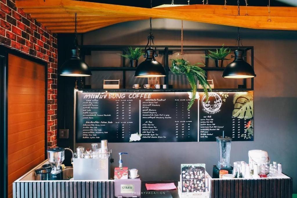 Sleepbox Hostel Suratthani Сурат-Тхані Екстер'єр фото
