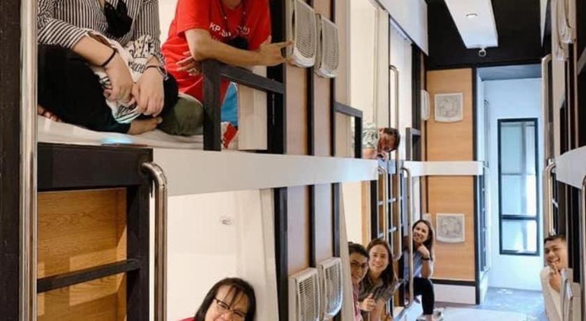 Sleepbox Hostel Suratthani Сурат-Тхані Екстер'єр фото