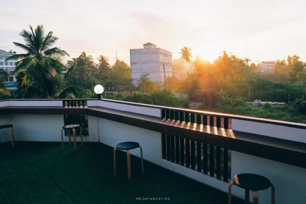Sleepbox Hostel Suratthani Сурат-Тхані Екстер'єр фото