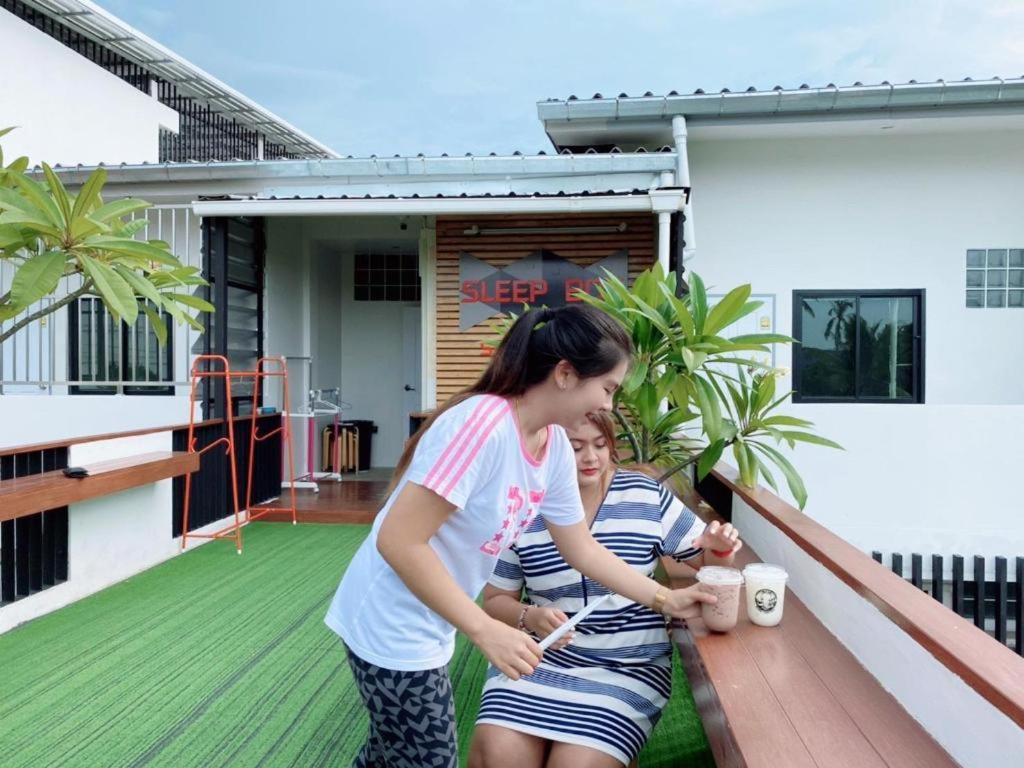 Sleepbox Hostel Suratthani Сурат-Тхані Екстер'єр фото